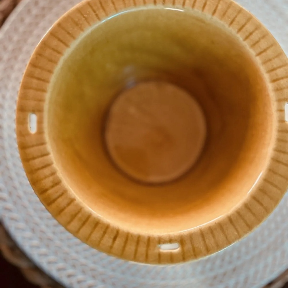 Retro CALIFORNIA POTTERY Calif 510 Golden Yellow rib Lidded Bowl wooden handle - Picture 6 of 6